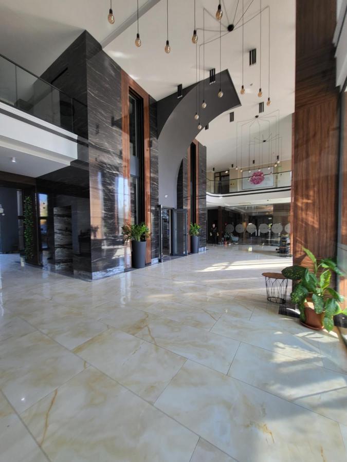Lazuren Bryag Lux * Burgas City